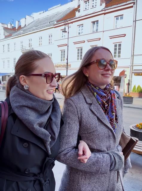 Agata Kawa-Cajler outdoors with a friend