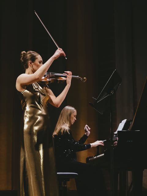 Agata Kawa-Cajler performing with pianist Aleksandra Dallala